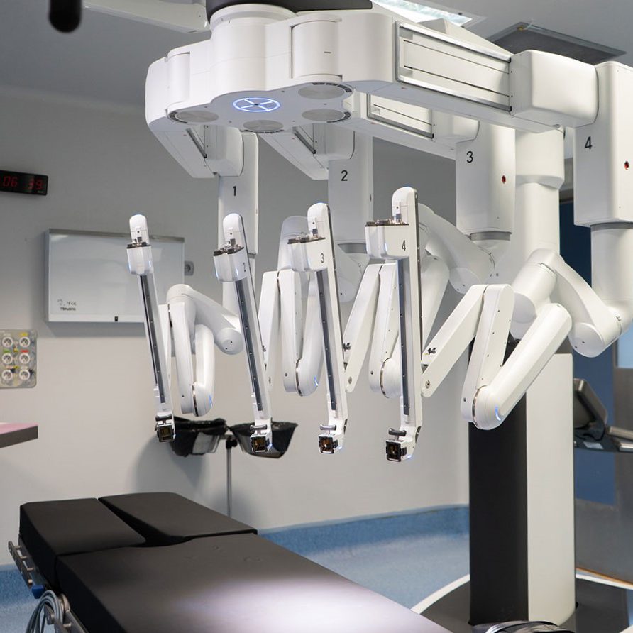 cirugía robótica en Valencia - robot da vinci